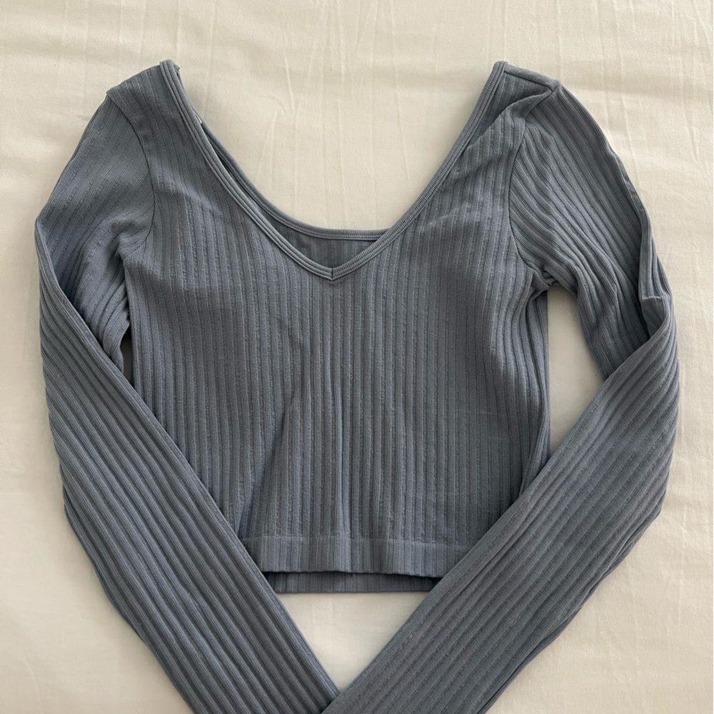 Aeropostale Blue Gray Reversible Long Sleeve Ribbed Crop Top